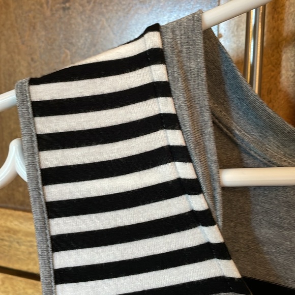 Cable & gauge black, grey, winter white long tunic style tank. - Picture 4 of 6